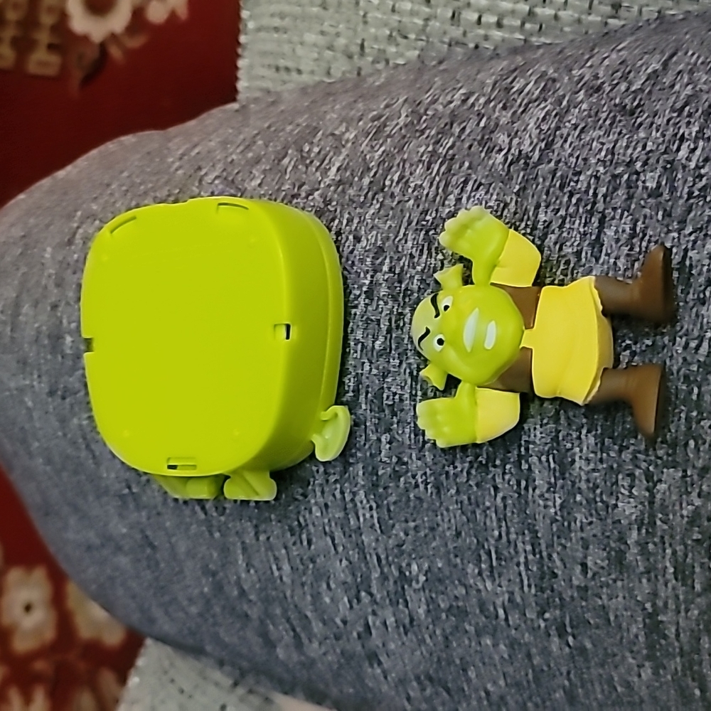 Shrek Compact - Picture 4 of 4